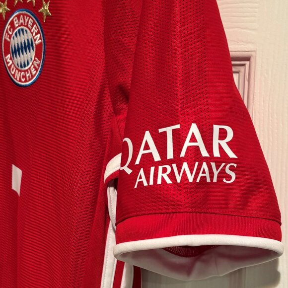 Serge Gnabry #7 FC Bayern Munich Home Youth adidas Jersey - Picture 3 of 5